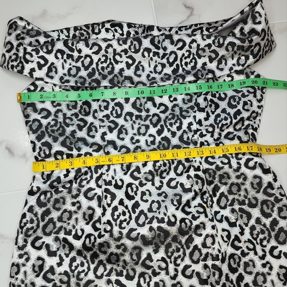 New and company metallic animal print sheat dress - Picture 9 of 10